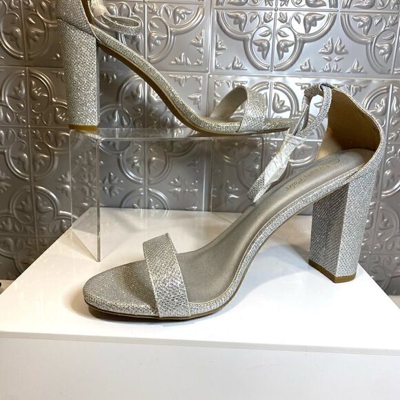 NWT Dream Pairs Heels   - Picture 2 of 6